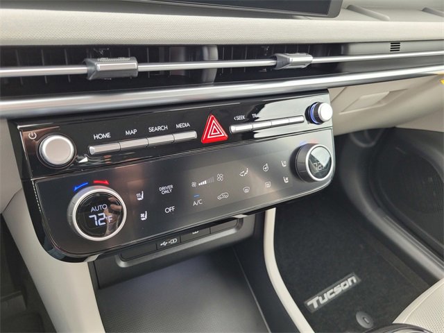 New 2025 Hyundai Tucson Limited image 18
