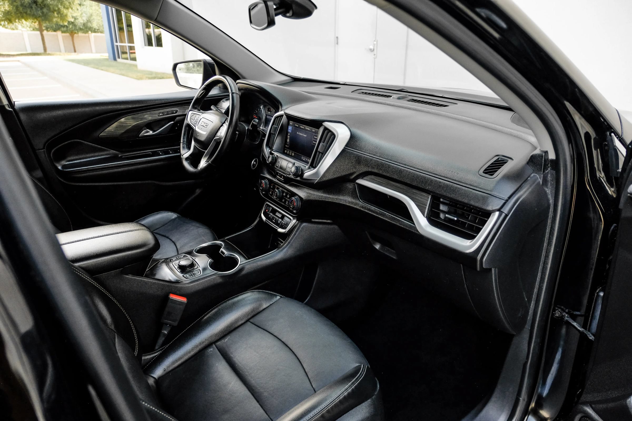 Used 2023 GMC Terrain SLT AWD/4WD image 18