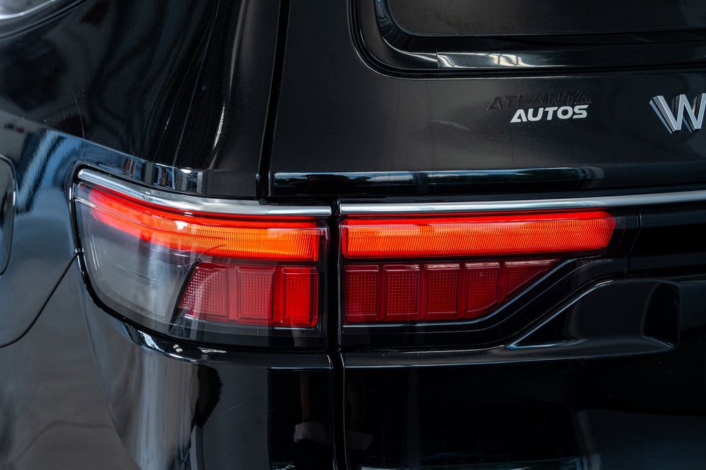 Used 2023 Jeep Wagoneer Series III w/ Preferred Equipment Group image 23