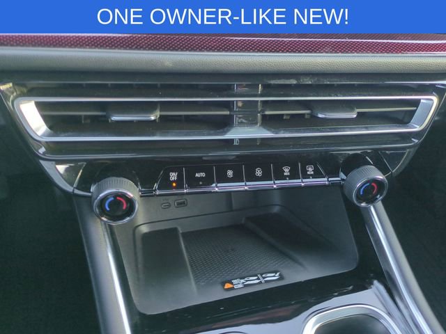 Used 2025 Chevrolet Traverse RS image 18