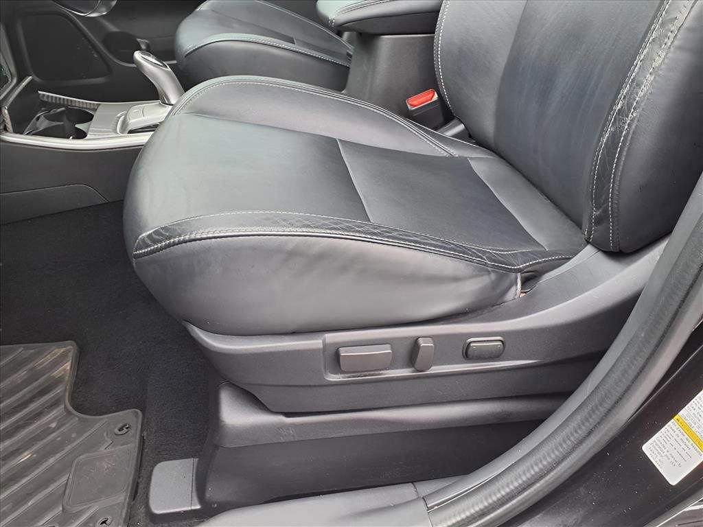 Used 2020 Mitsubishi Outlander SEL image 28