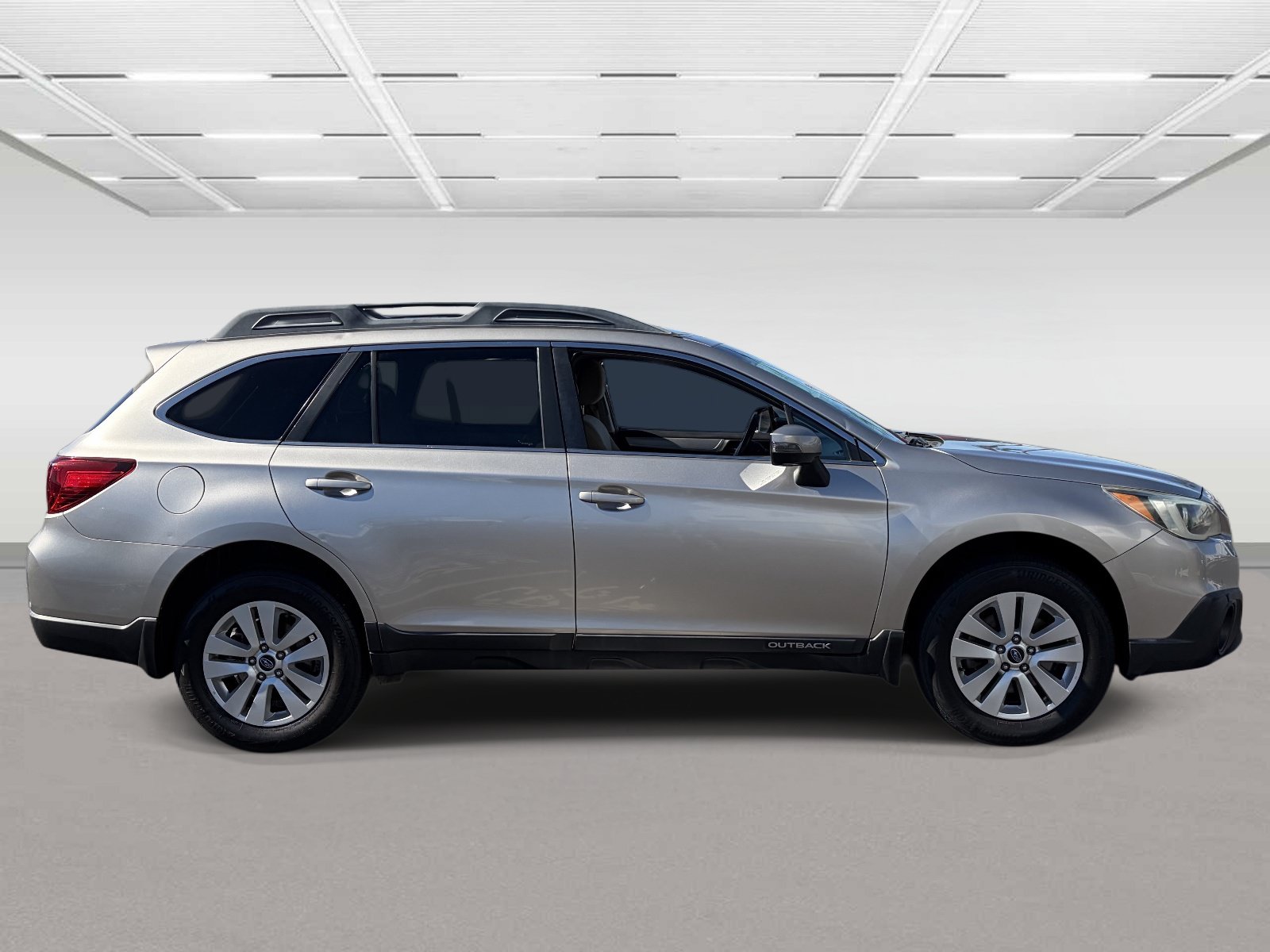 Used 2016 Subaru Outback 2.5i Premium AWD/4WD image 6