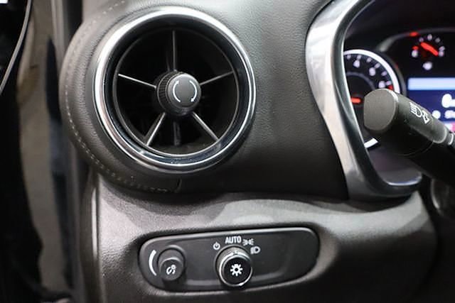 Used 2023 Chevrolet Blazer LT image 17