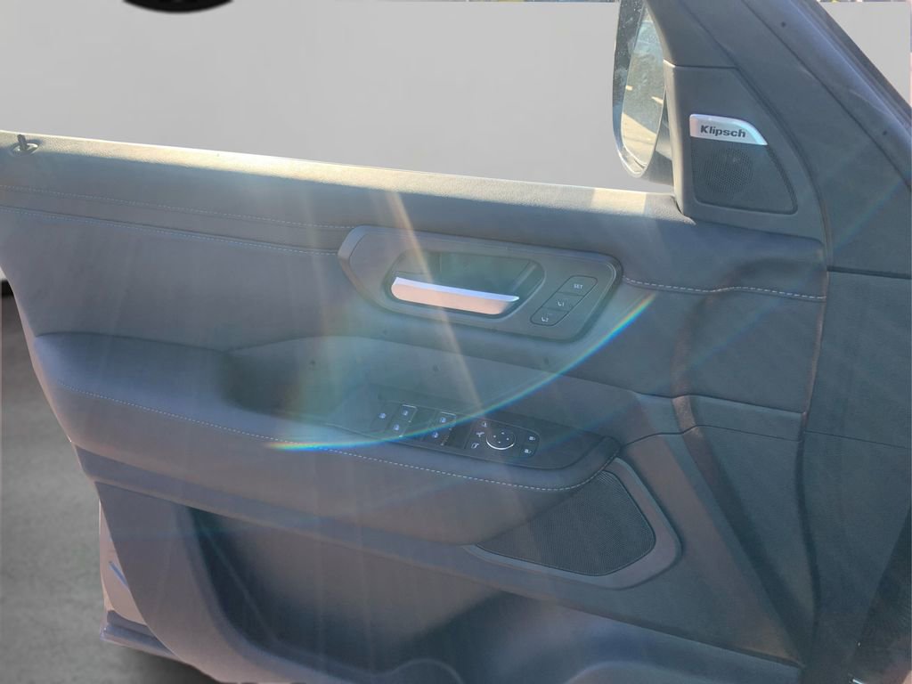 New 2025 Nissan Armada SL w/ Captain's Chari Seat Package image 24