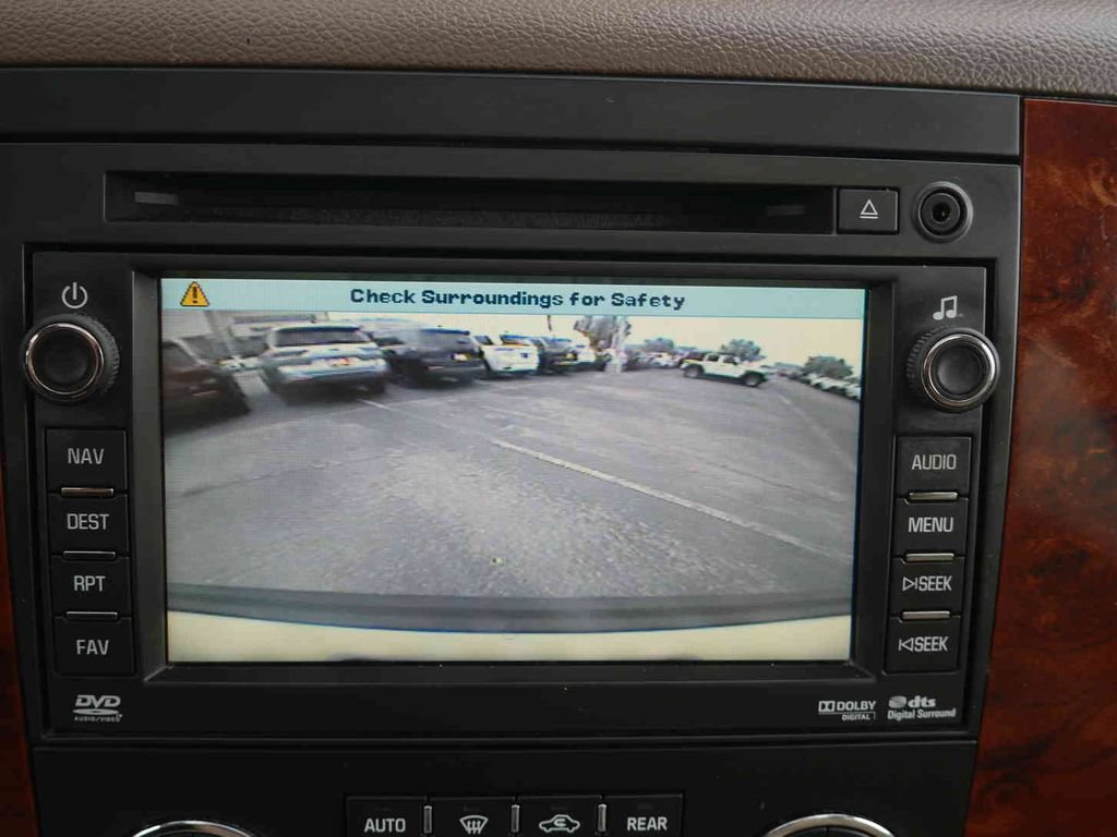 Used 2011 Chevrolet Suburban LTZ AWD/4WD image 33