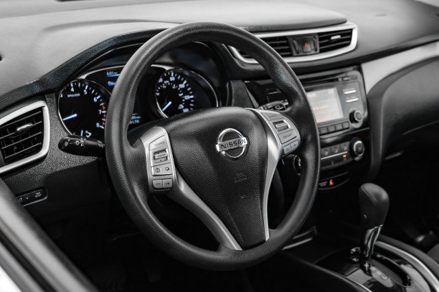 Used 2016 Nissan Rogue S AWD/4WD image 13