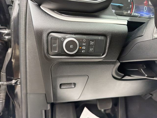 Used 2022 Ford Explorer XLT w/ Equipment Group 202A AWD/4WD image 17