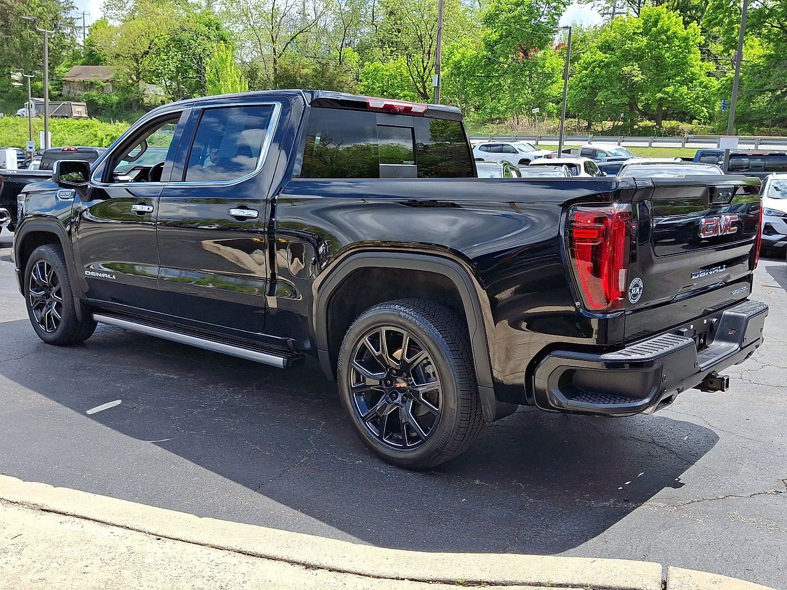 Used 2023 GMC Sierra 1500 Denali w/ Denali Reserve Package AWD/4WD image 4