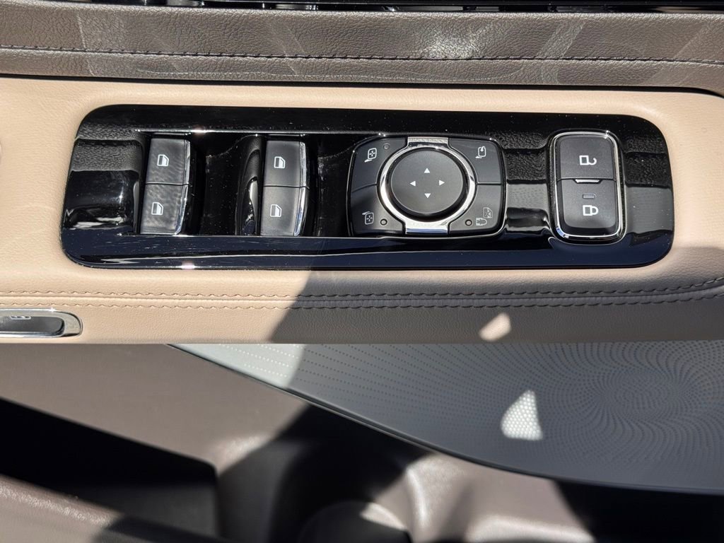 Used 2023 Lincoln Aviator Reserve w/ Equipment Group 201A image 17