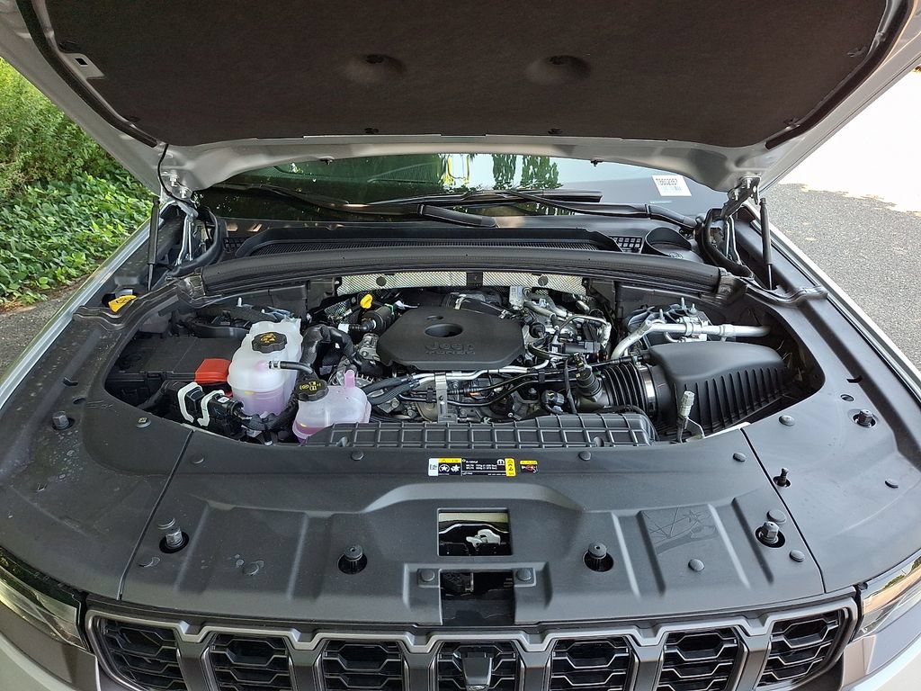 New 2026 Jeep Grand Cherokee L Limited AWD/4WD image 23