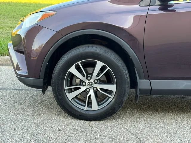 Used 2016 Toyota RAV4 XLE AWD/4WD image 26