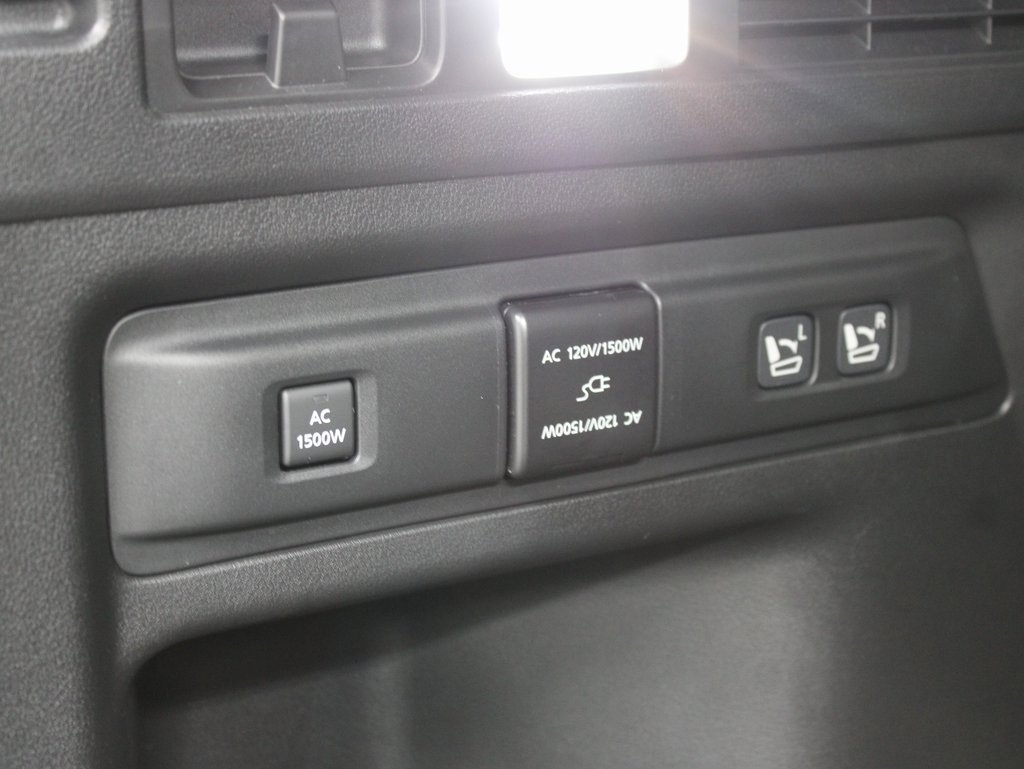 Used 2025 MAZDA CX-70 Plug-In Hybrid w/ Premium Pkg image 34