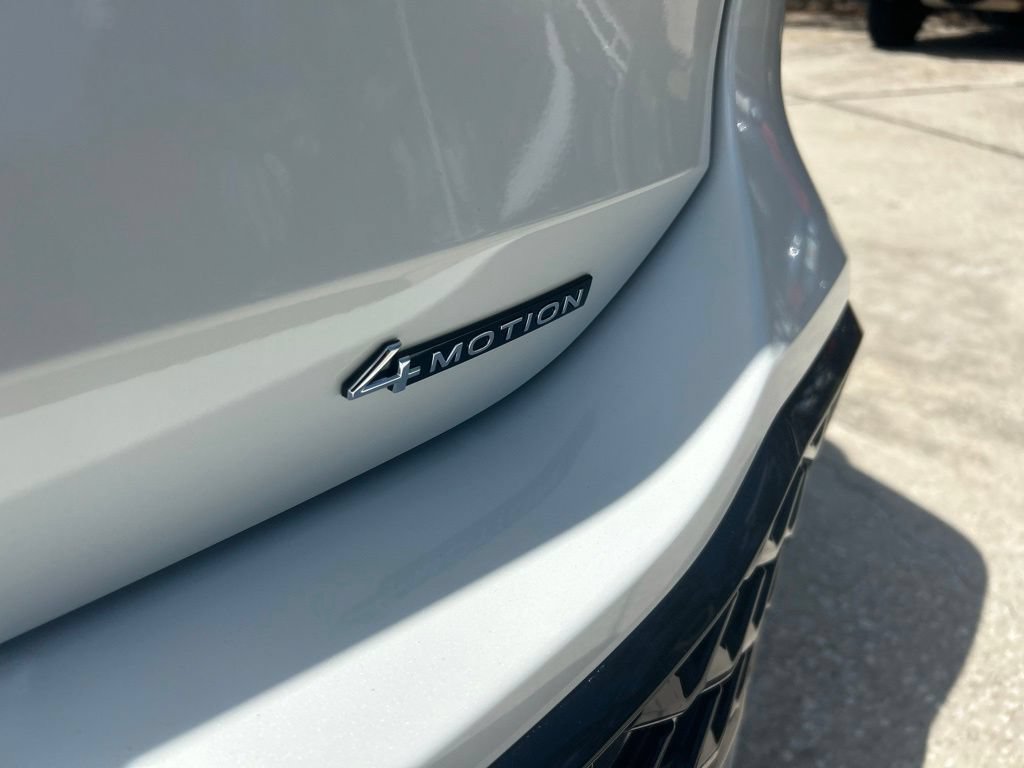 New 2026 Volkswagen Tiguan SEL R-Line AWD/4WD image 33