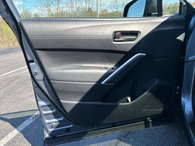 Certified 2025 Toyota Corolla Cross LE w/ Moonroof Package AWD/4WD image 18