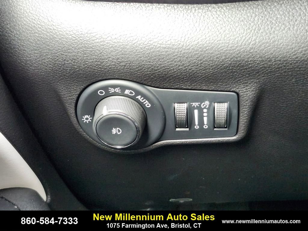 Used 2024 Jeep Compass Limited image 24