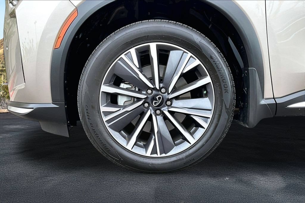 Used 2026 INFINITI QX60 Luxe w/ Cargo Package FWD image 9