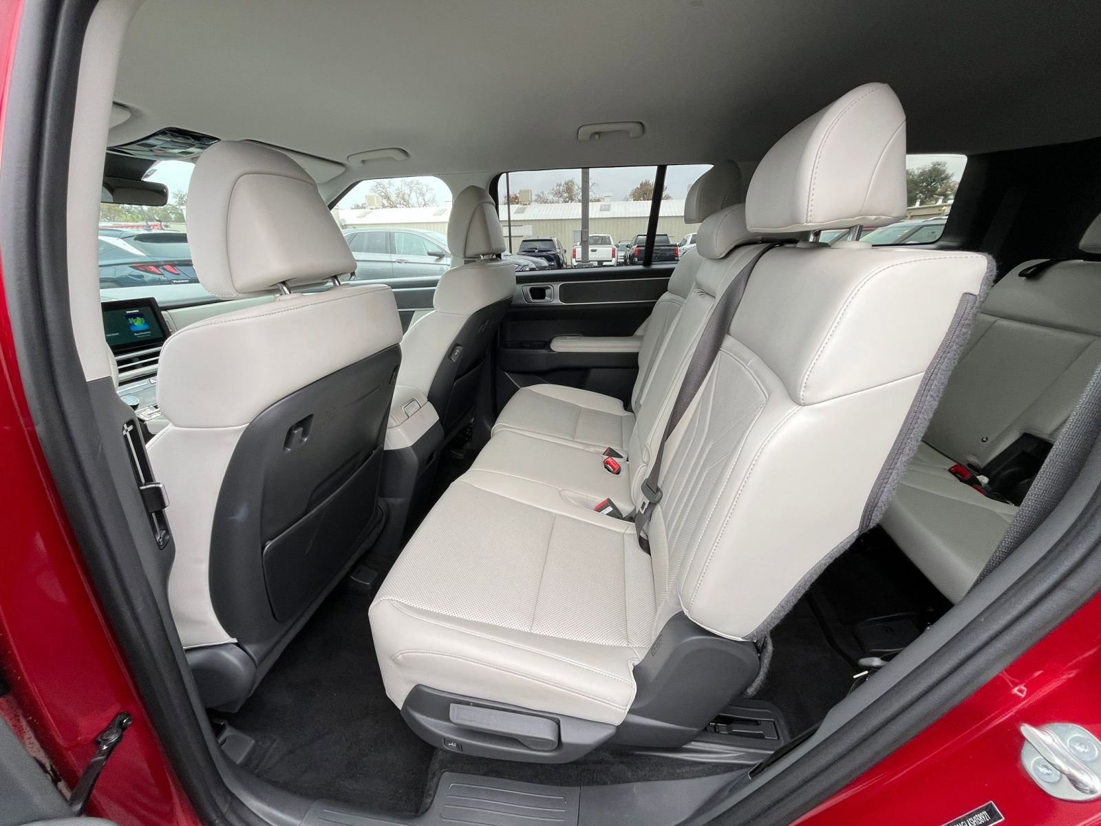 Used 2025 Hyundai Santa Fe SEL image 27