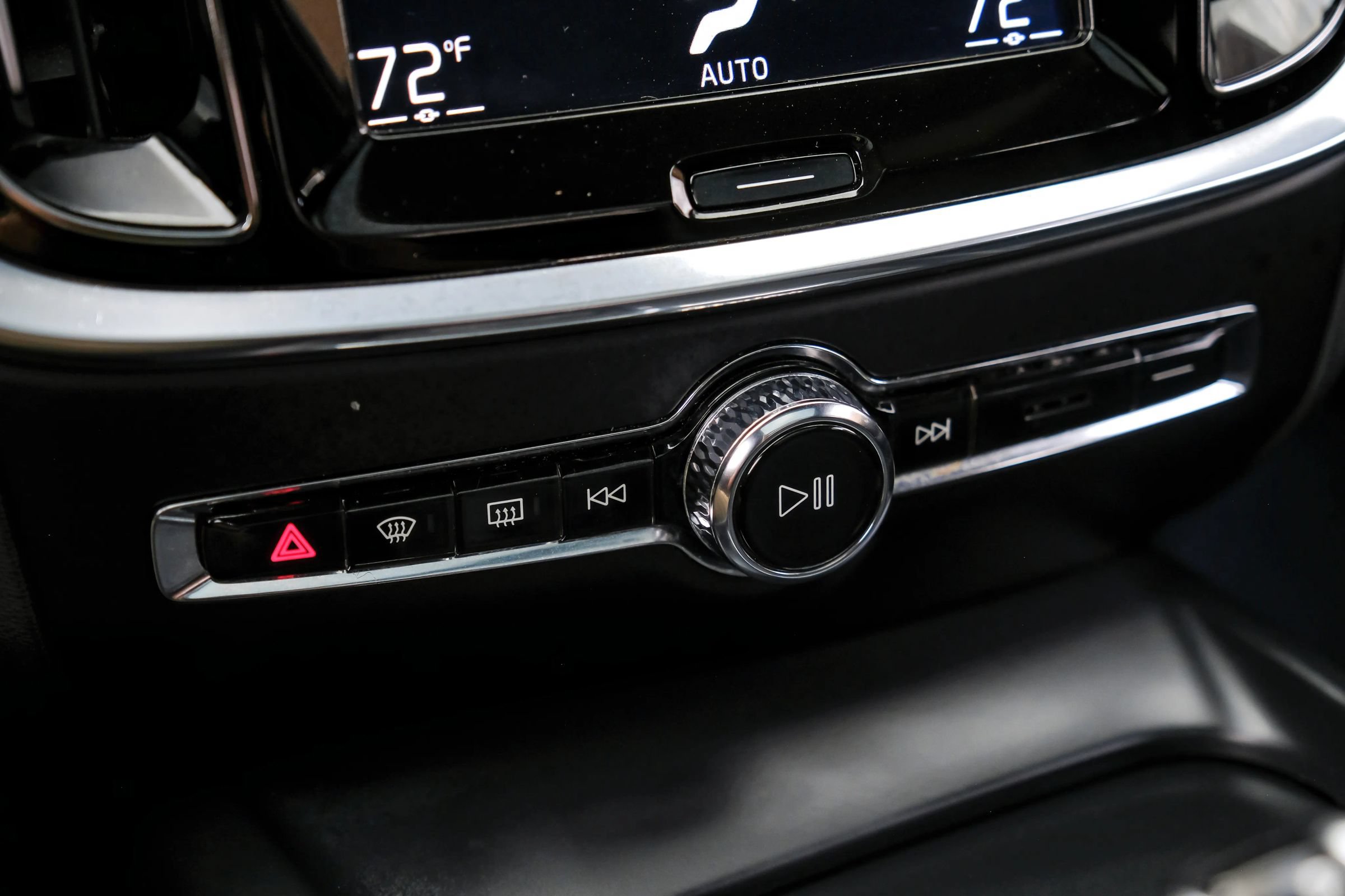 Used 2020 Volvo S60 T5 Momentum FWD image 27