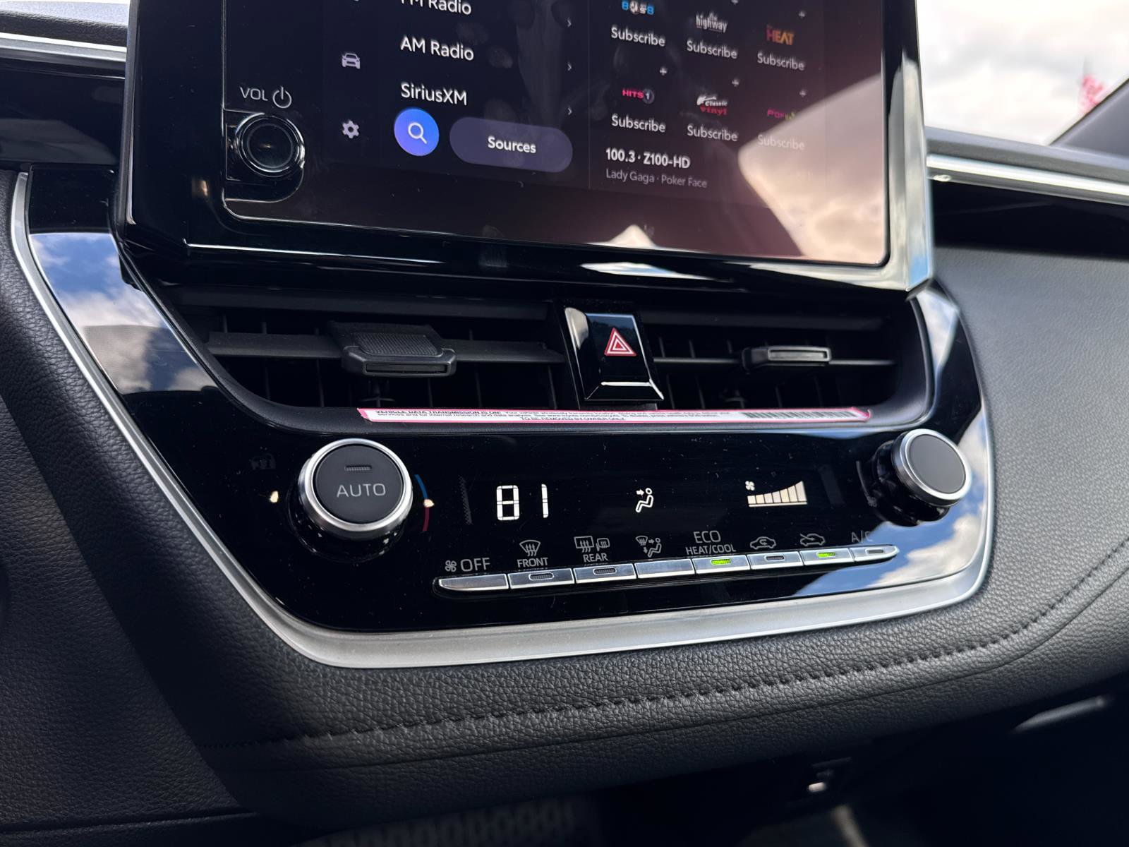 Used 2024 Toyota Corolla SE image 19