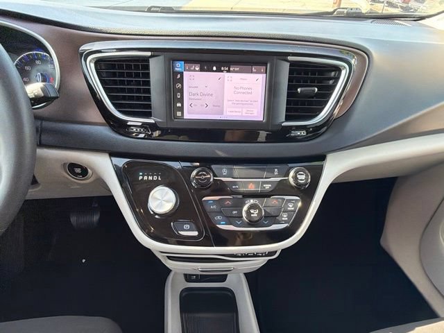 Used 2023 Chrysler Voyager LX FWD image 20