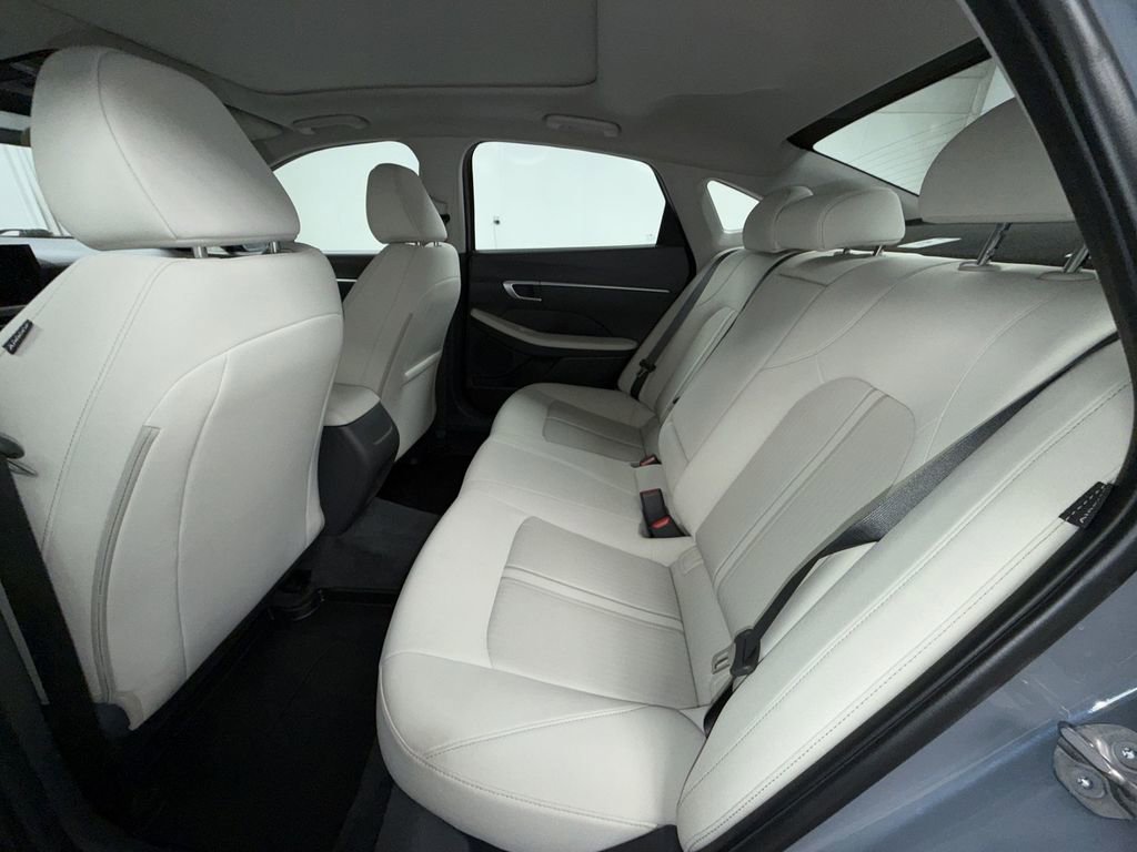 Used 2024 Hyundai Sonata SEL w/ Convenience Package FWD image 12