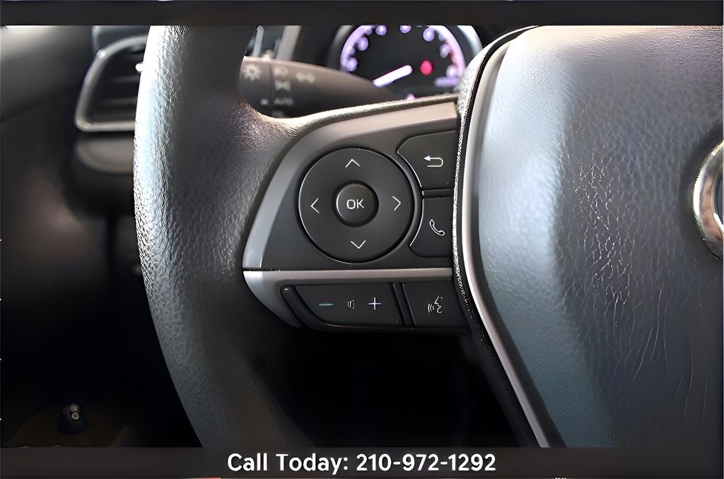 Used 2021 Toyota Camry LE image 10