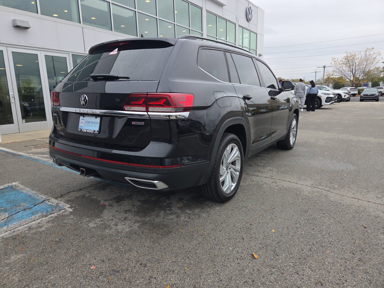 Used 2021 Volkswagen Atlas SE w/ Panoramic Sunroof Package AWD/4WD image 8