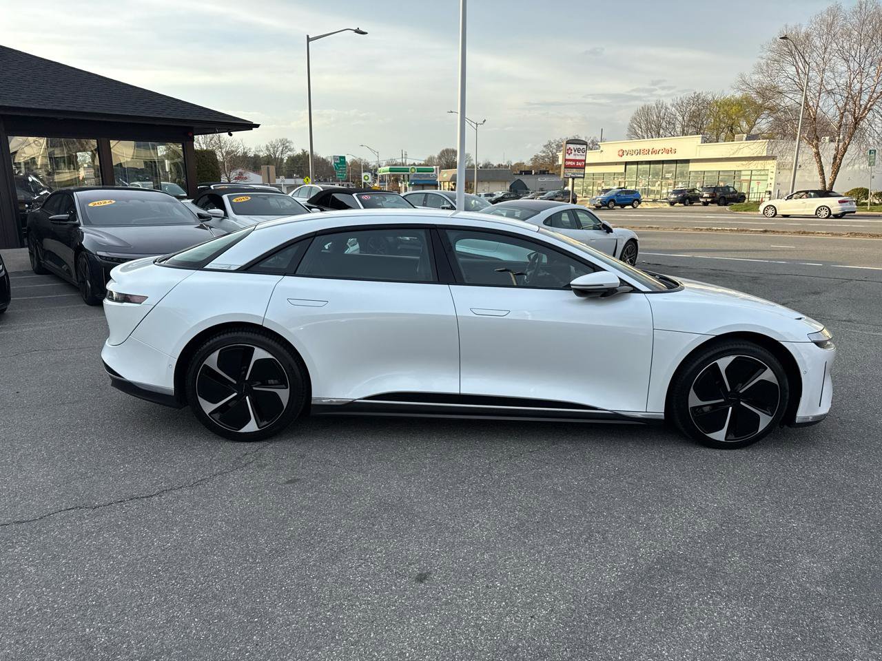 Used 2023 Lucid Air Pure AWD/4WD image 18