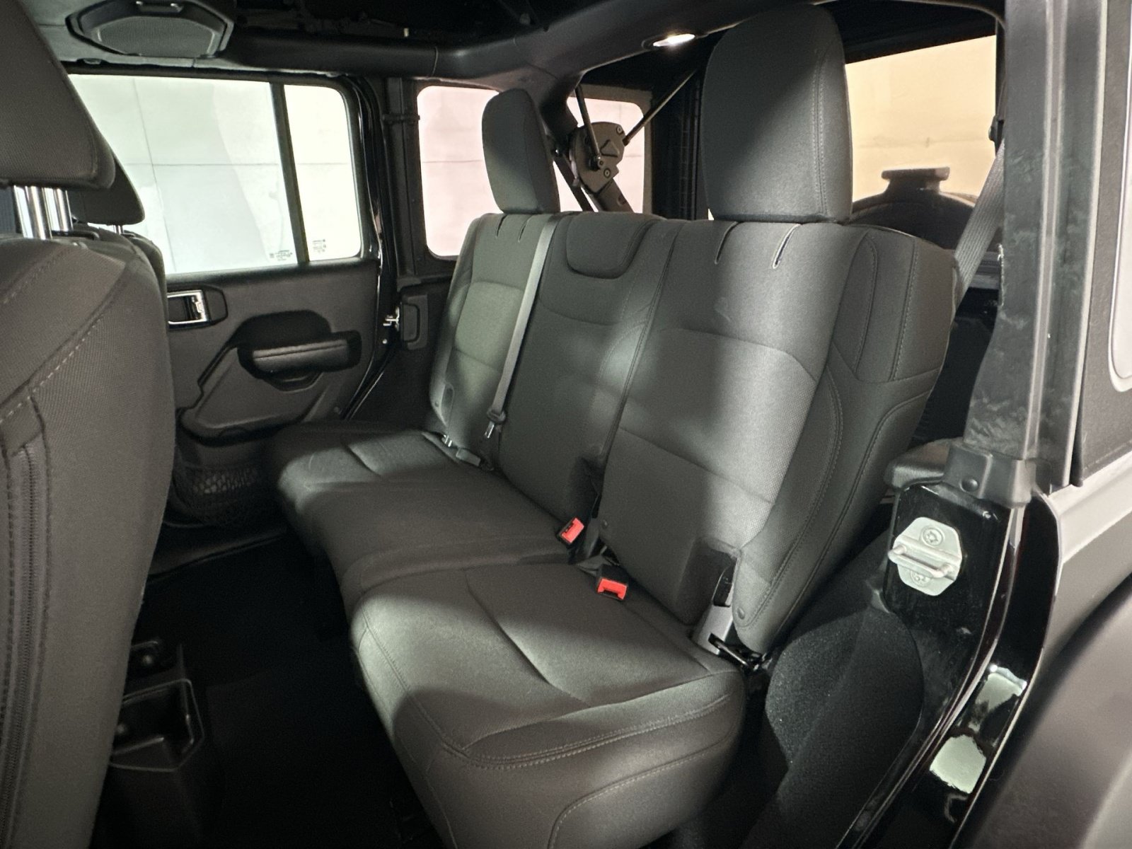 Used 2018 Jeep Wrangler Unlimited Sport S AWD/4WD image 24