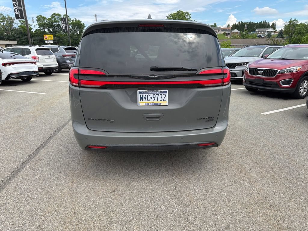 Used 2021 Chrysler Pacifica Limited w/ S Appearance Package AWD/4WD image 6