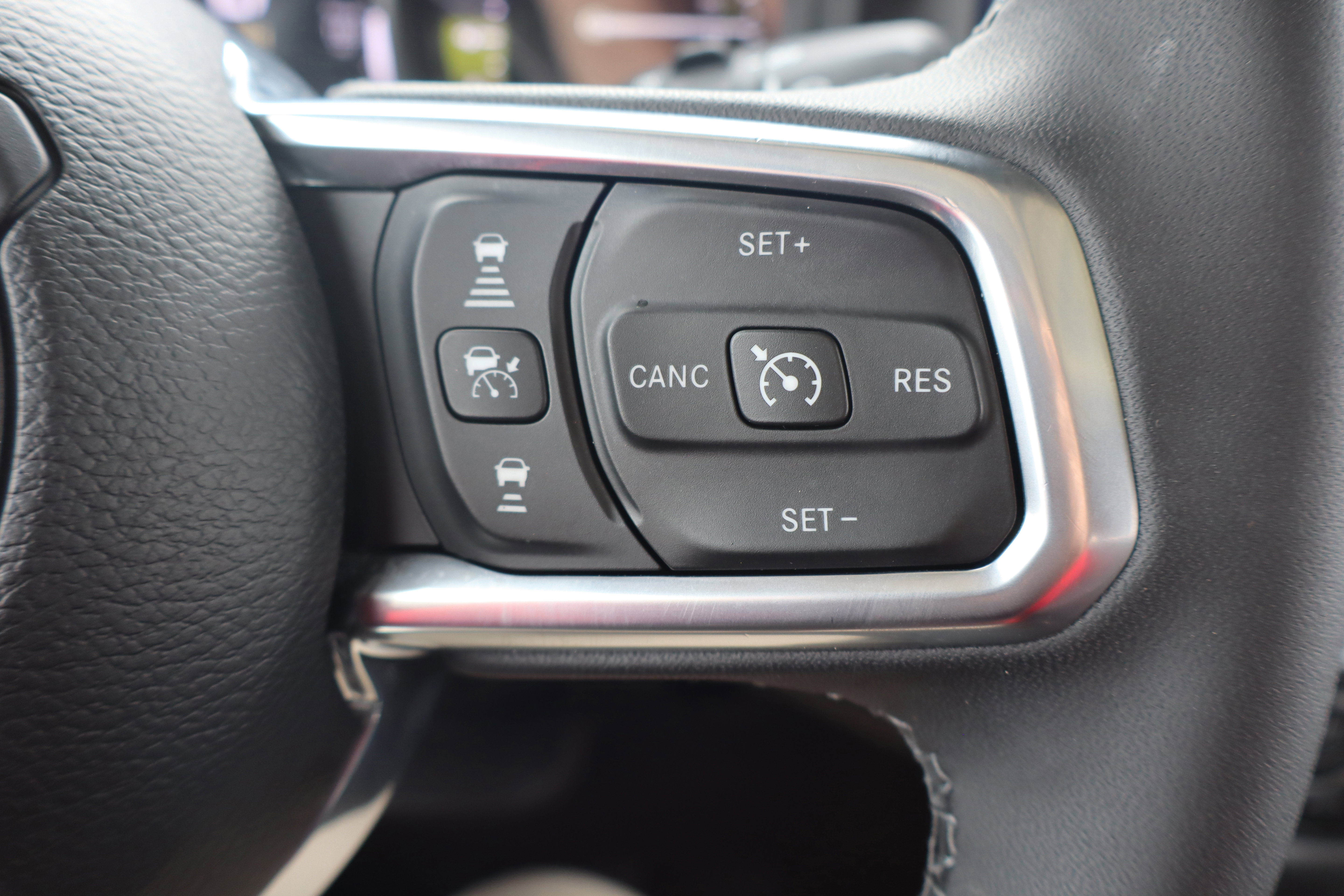 Used 2025 Jeep Wrangler Sahara image 17