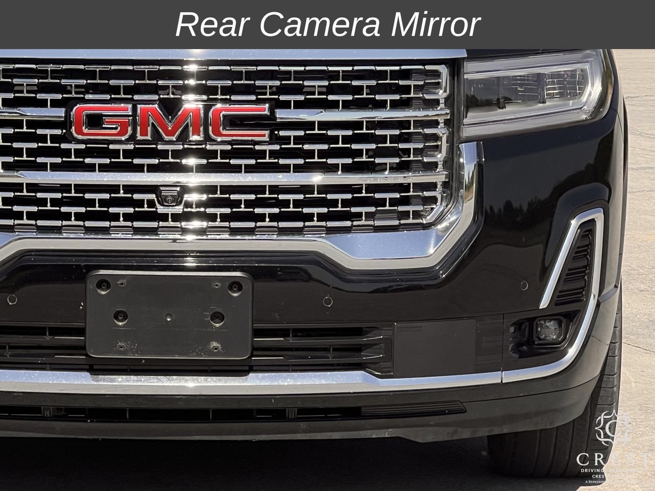 Used 2022 GMC Acadia Denali w/ Denali Technology Package FWD image 9
