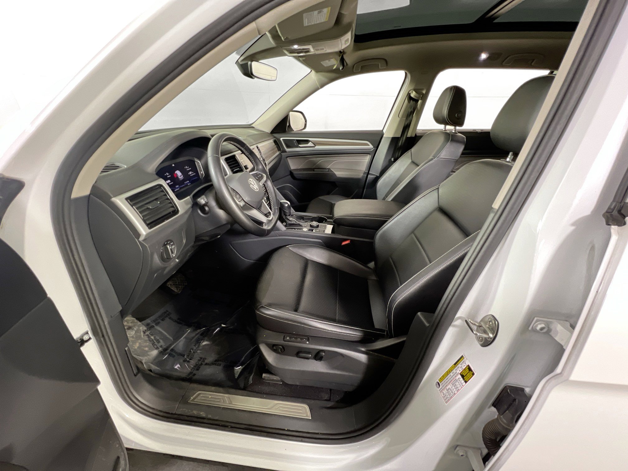 Used 2023 Volkswagen Atlas SEL image 21