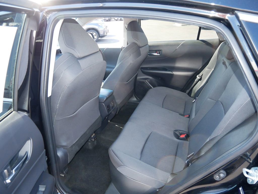Used 2021 Toyota Venza LE w/ Carpet Mat Package (TMS) AWD/4WD image 12