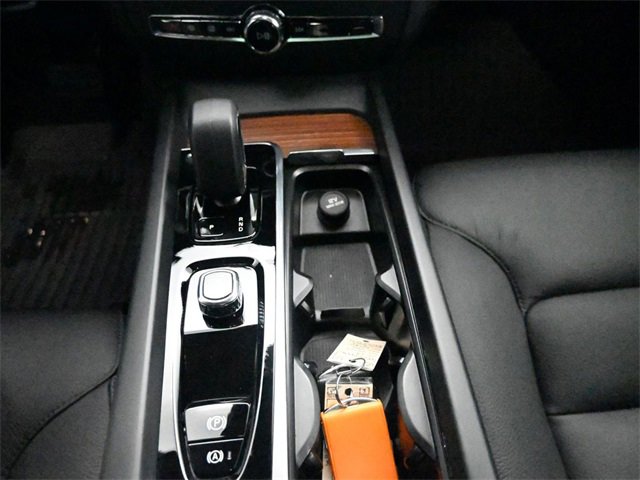 Used 2024 Volvo V60 B5 Cross Country Plus image 13