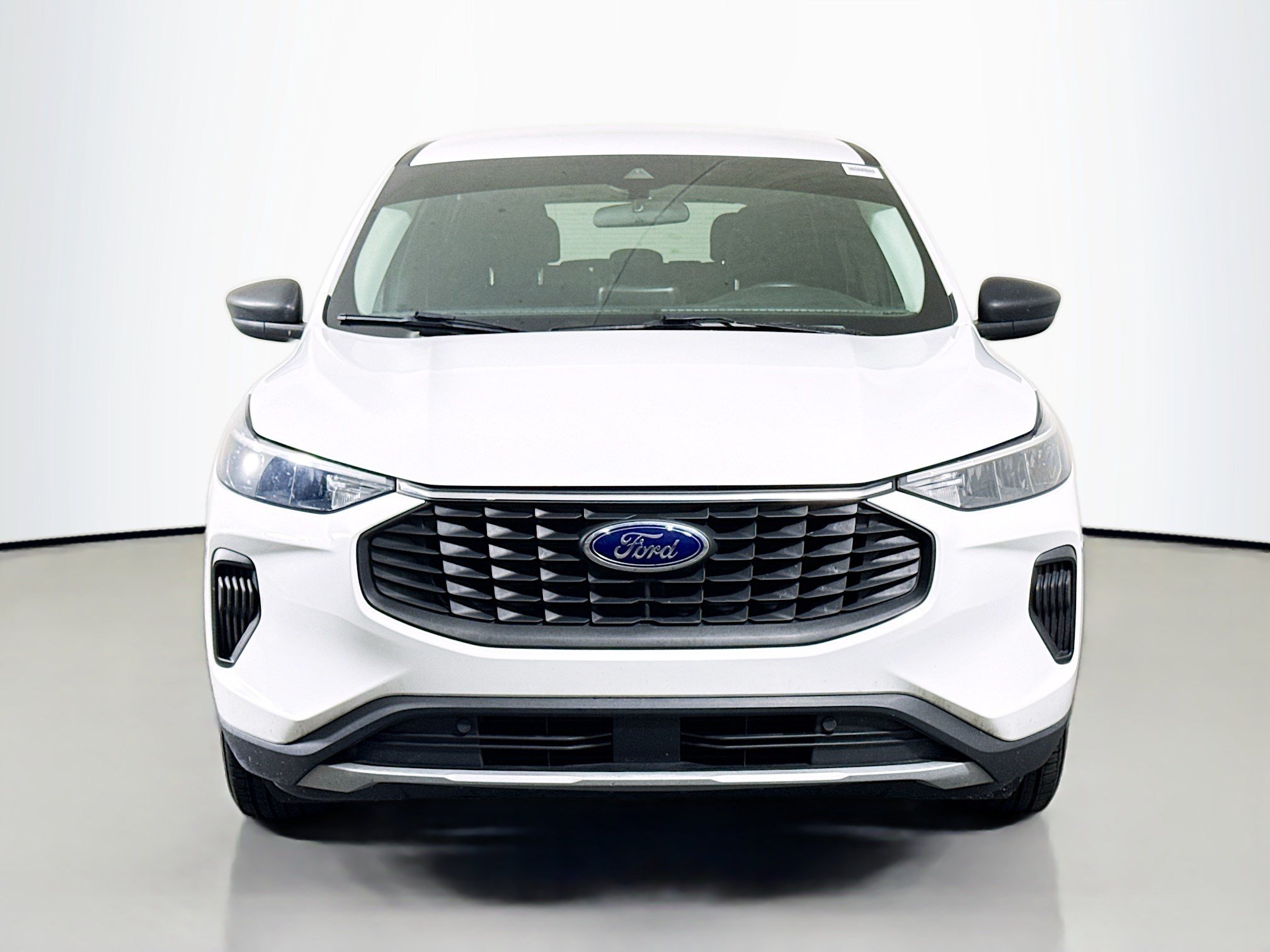 Used 2023 Ford Escape Active w/ Cold Weather Package FWD image 2