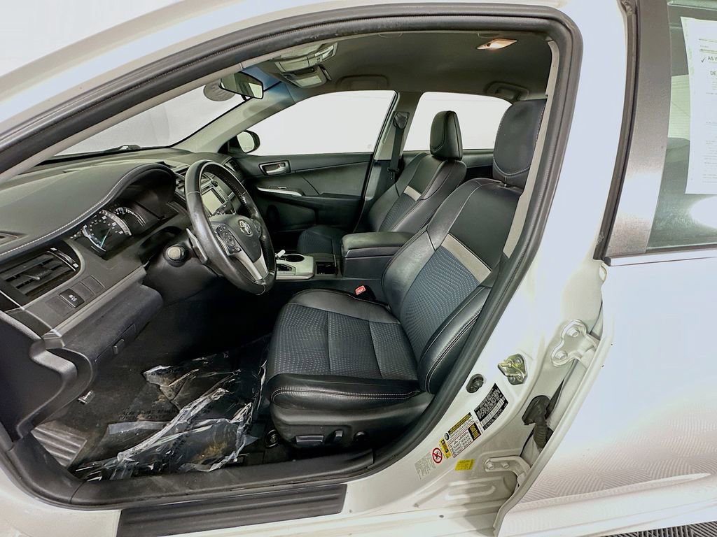 Used 2013 Toyota Camry SE image 25