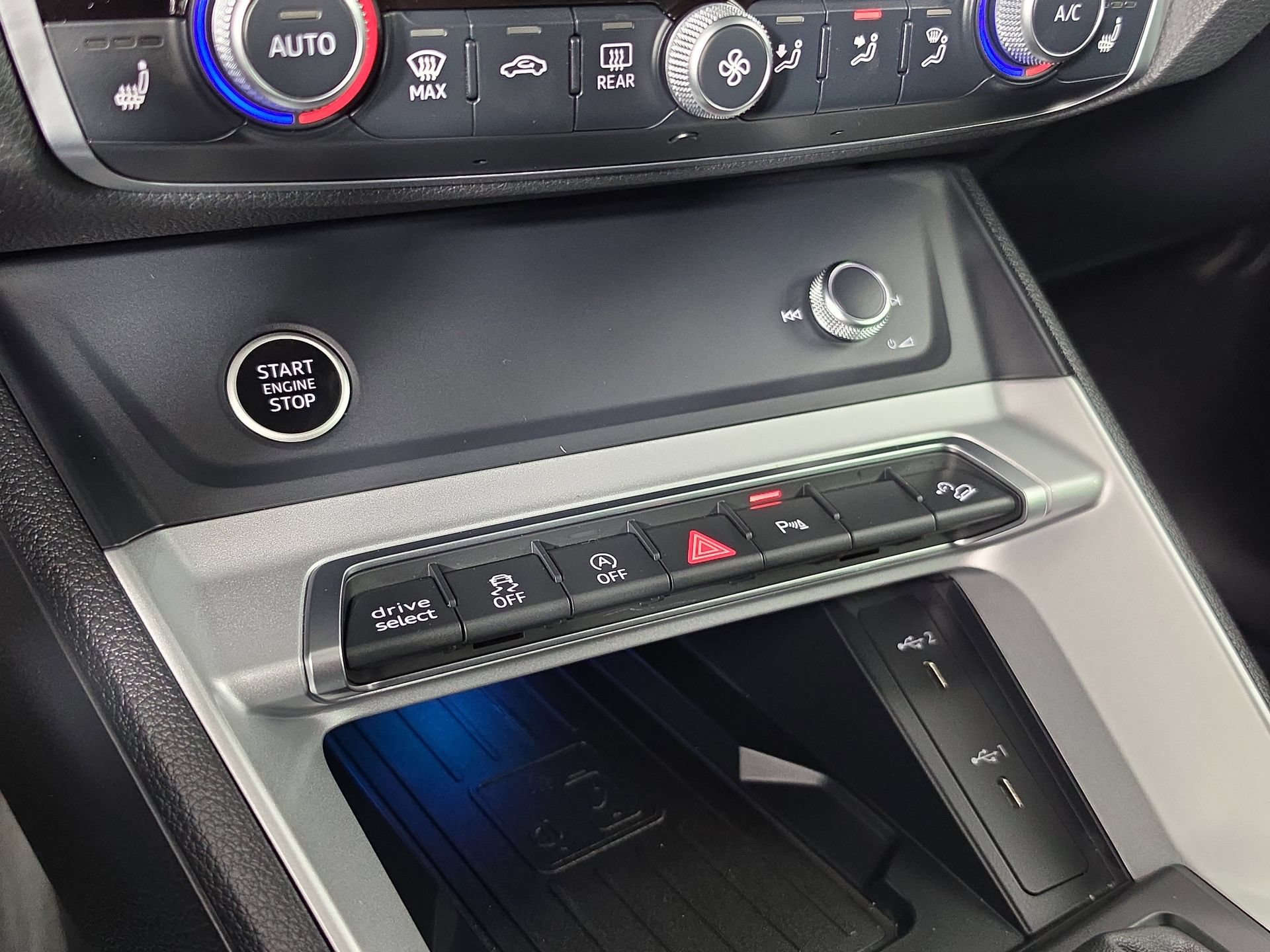 Certified 2025 Audi Q3 2.0T Premium Plus w/ Premium Plus Package AWD/4WD image 30