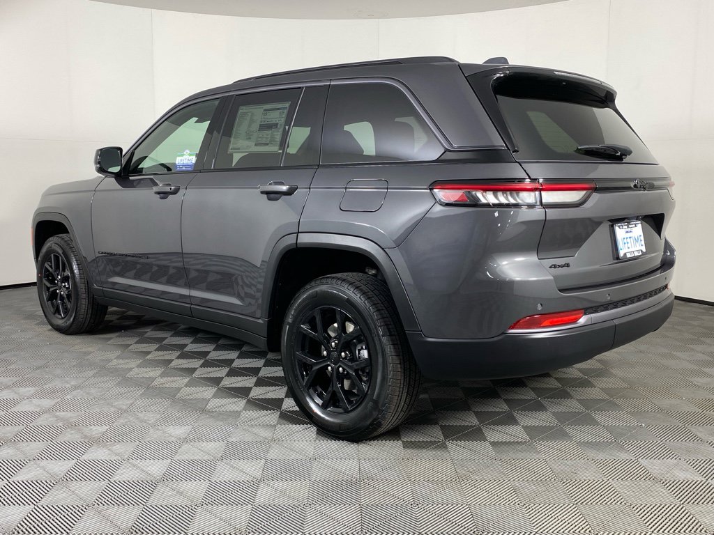 New 2026 Jeep Grand Cherokee Altitude image 6