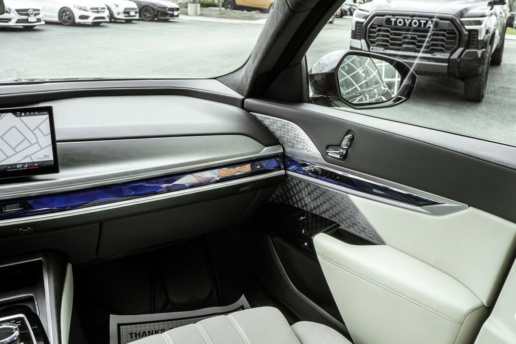 Used 2023 BMW 760i xDrive w/ Executive Package image 14