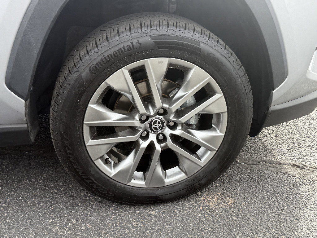 Used 2023 Toyota RAV4 XLE Premium FWD image 28