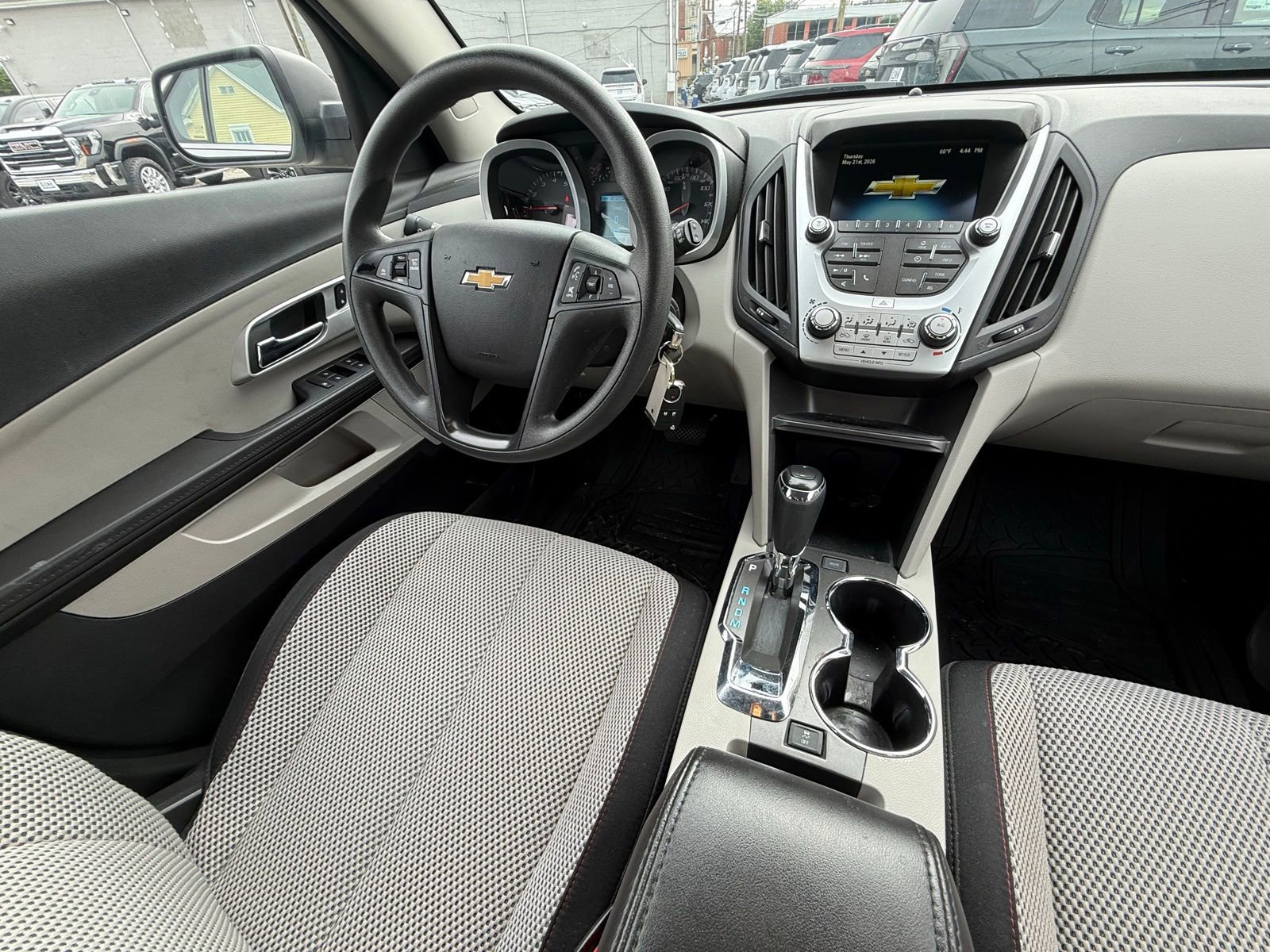 Used 2017 Chevrolet Equinox LS FWD image 3