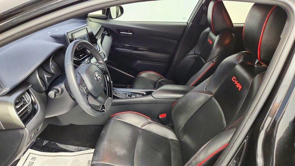 Used 2018 Toyota C-HR XLE FWD image 18