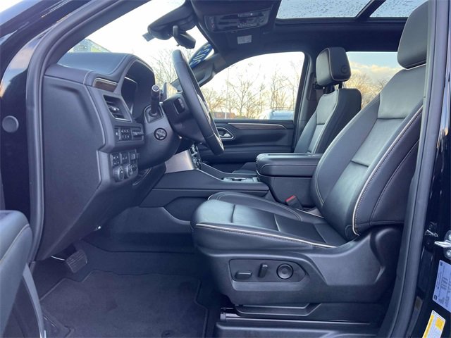 Certified 2024 Chevrolet Suburban Premier w/ Premium Package image 11