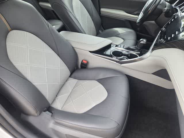Used 2019 Toyota Camry XLE FWD image 14
