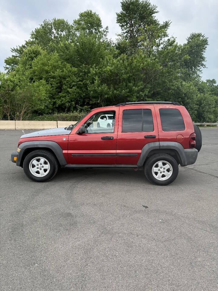Used 2007 Jeep Liberty Sport AWD/4WD image 4