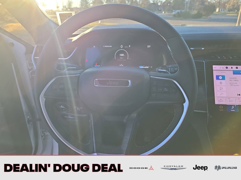 Used 2025 Jeep Grand Cherokee Limited w/ Trailer Tow Package image 16