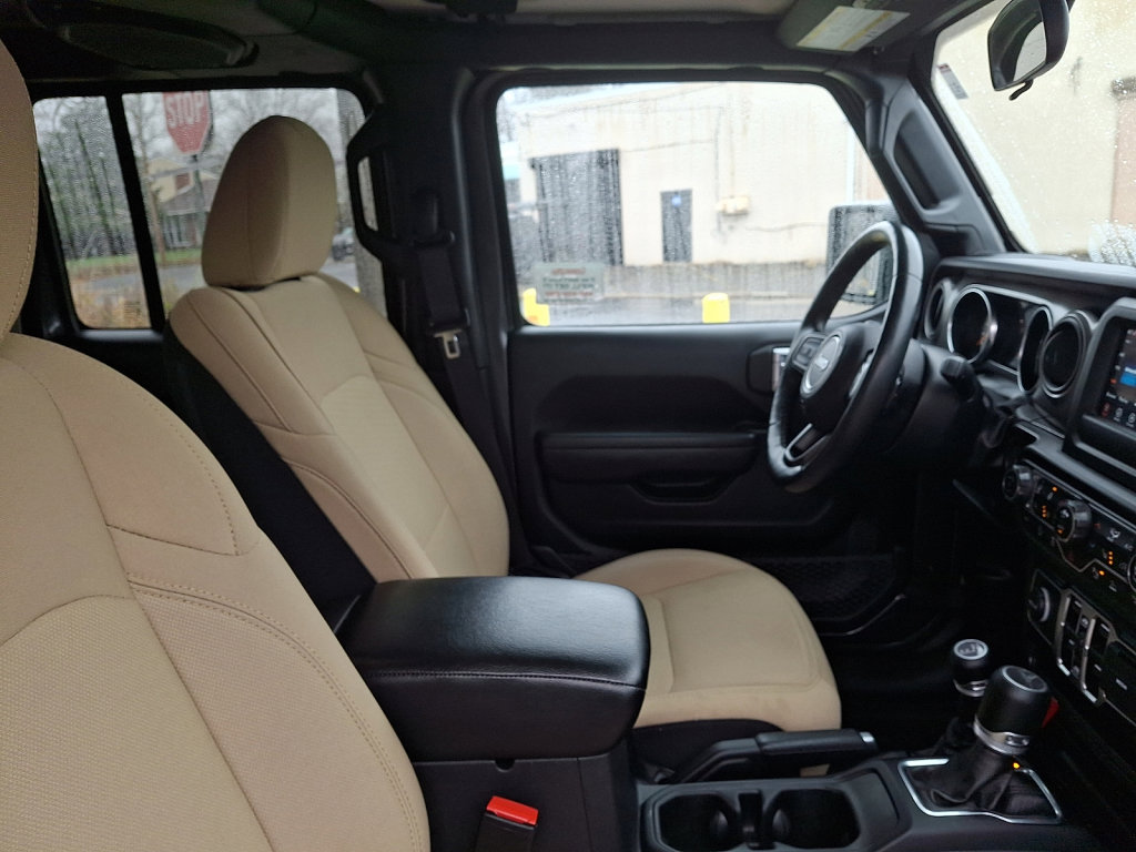 Used 2022 Jeep Gladiator Willys image 11