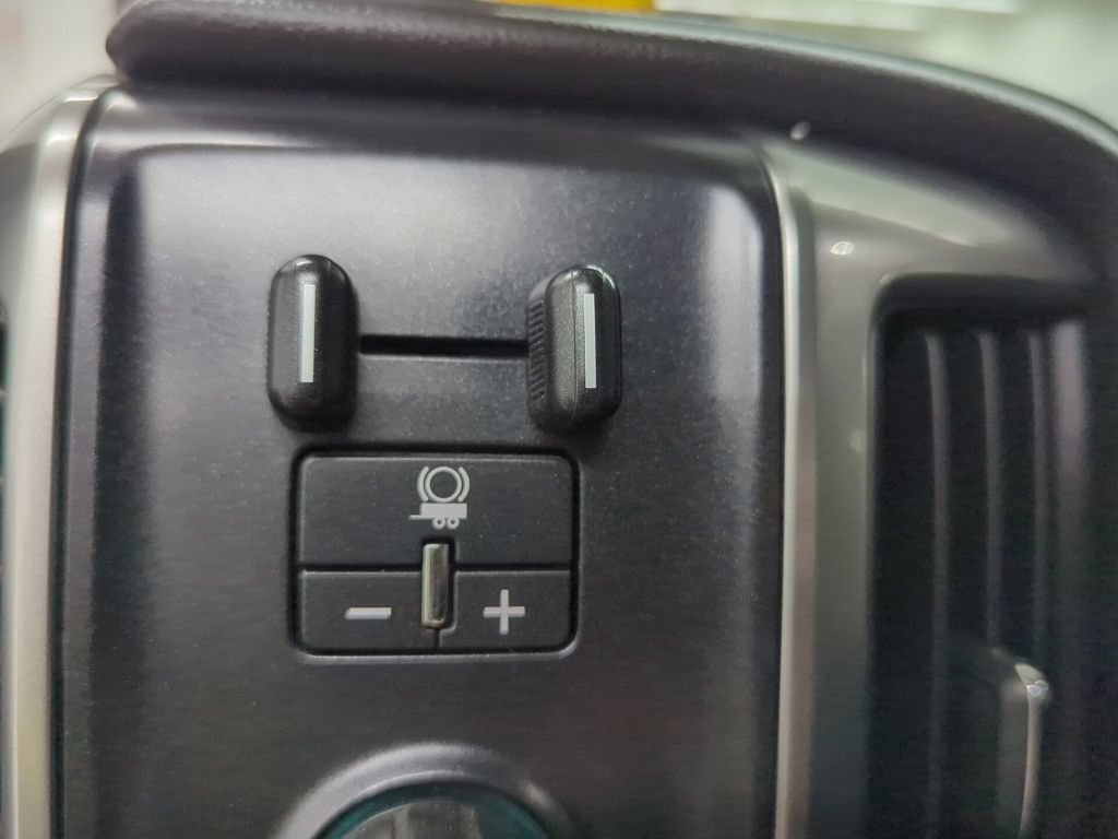 Used 2016 Chevrolet Silverado 3500 LTZ w/ Duramax Plus Package AWD/4WD image 14
