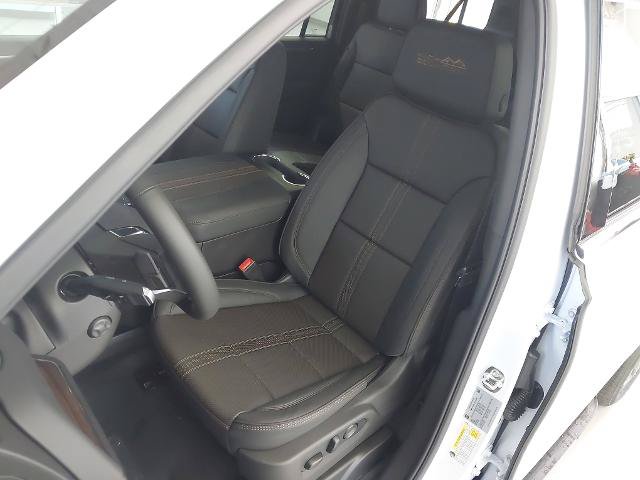 New 2026 Chevrolet Suburban High Country w/ Sun And Tow Package AWD/4WD image 23